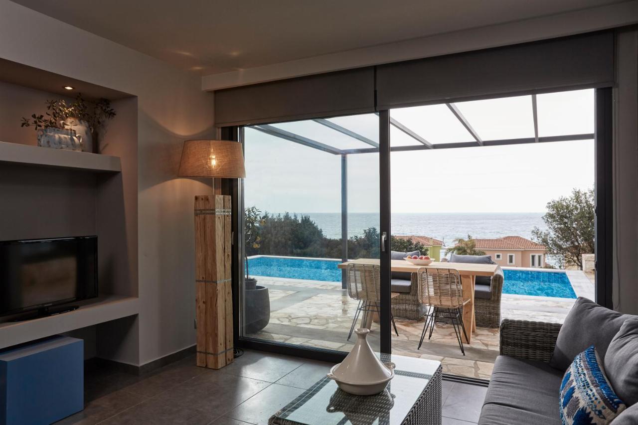 Villa Sea Front Spathion Экстерьер фото